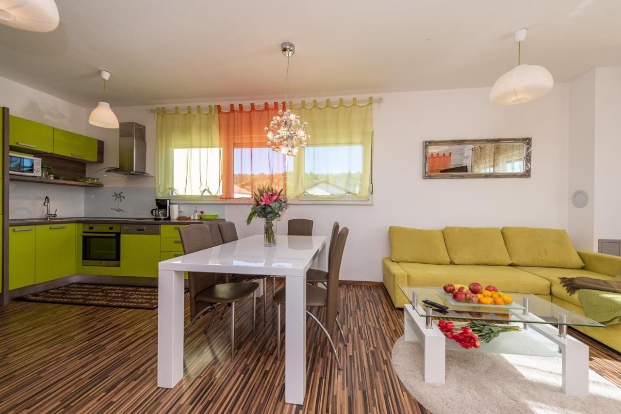 Antonio Apartments Sukosan Luaran gambar