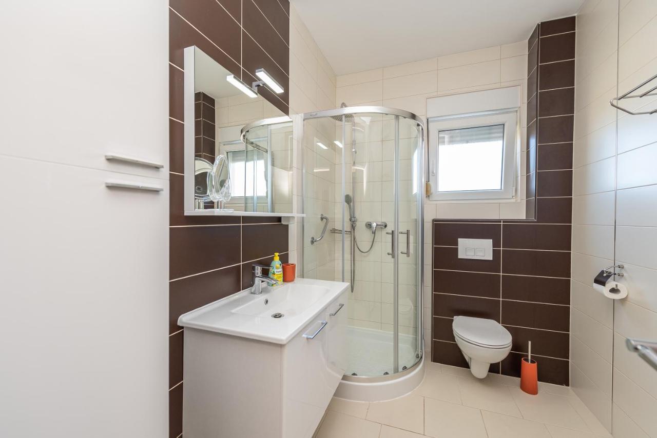 Antonio Apartments Sukosan Luaran gambar