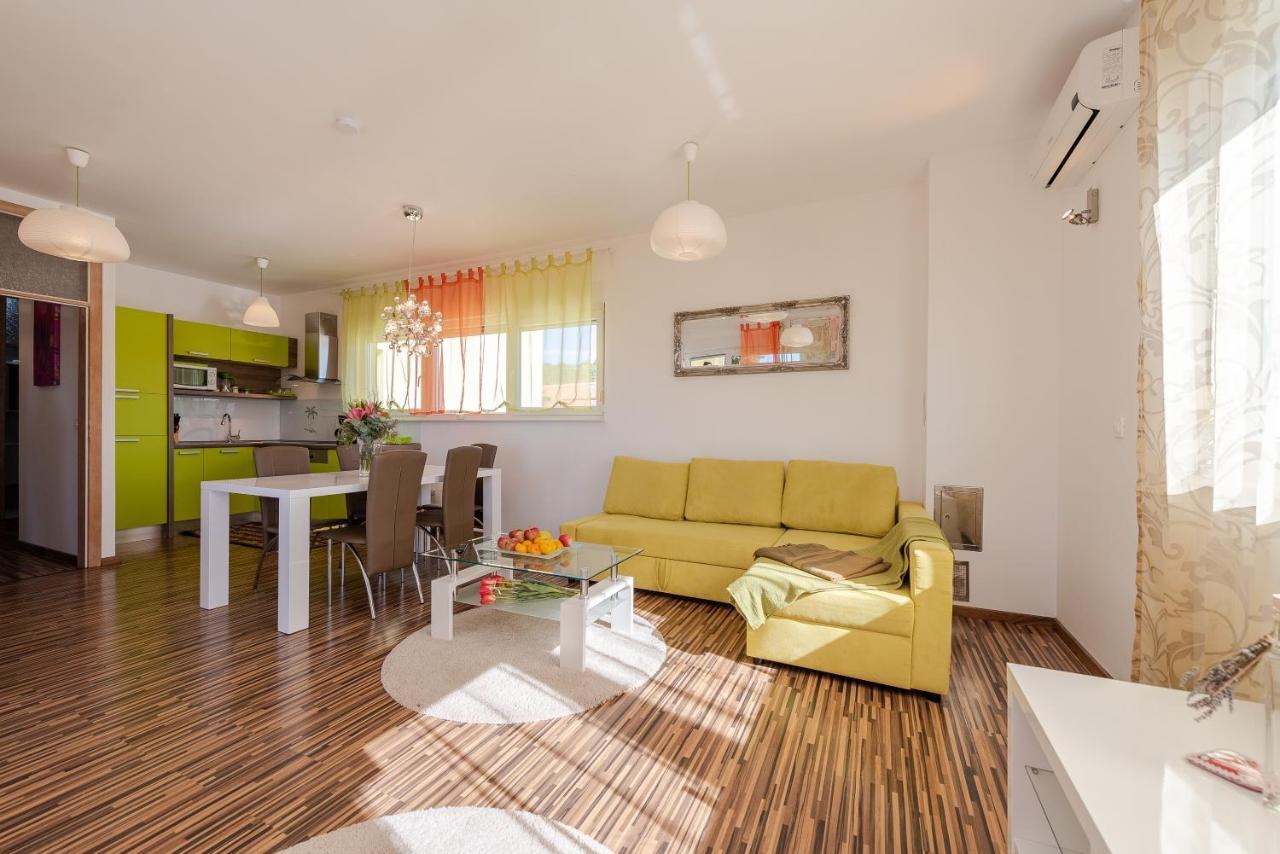 Antonio Apartments Sukosan Luaran gambar