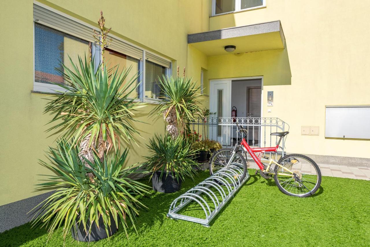 Antonio Apartments Sukosan Luaran gambar