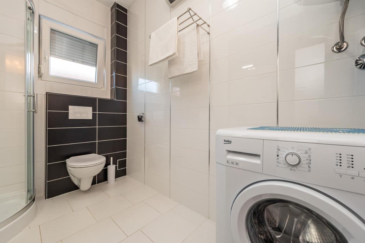Antonio Apartments Sukosan Luaran gambar